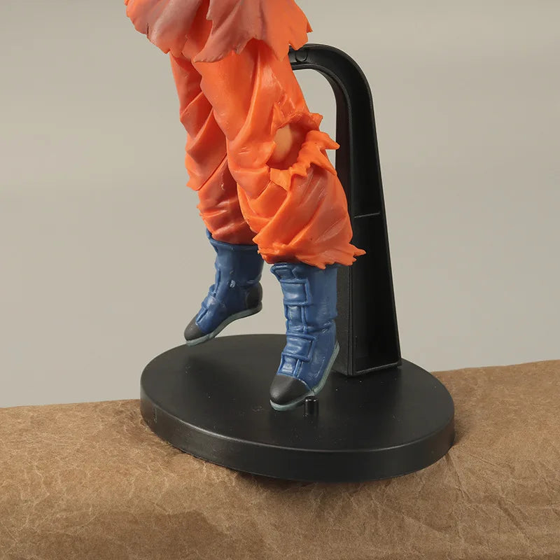 EL ESTADO QUE NI LOS DIOSES PUEDEN DOMINAR. 🌌👑 Figura Goku UI — Movimiento Perfecto.