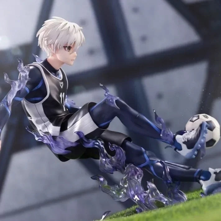 Blue Lock Figures Nagi Seishiro Anime Figure Football Action Figurine Pvc Model Desk Collection Room Statue Doll Birthday Gifts